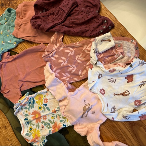 Lot of Newborn 0-3 Months Girl Clothes - Picture 7 of 9